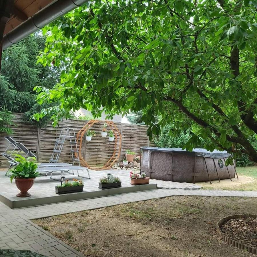 Melinda nyaralóház Balatonkenese Exterior foto